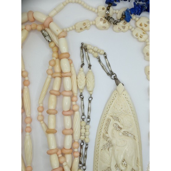 4 Carved Bone necklaces and 2 elephant pendants - Picture 2 of 4